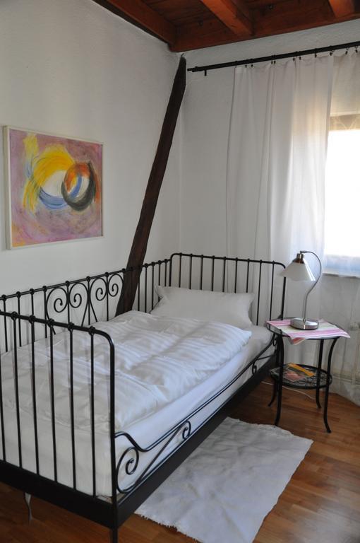 Gastezimmer Am Hof Frankfurt am Main ภายนอก รูปภาพ