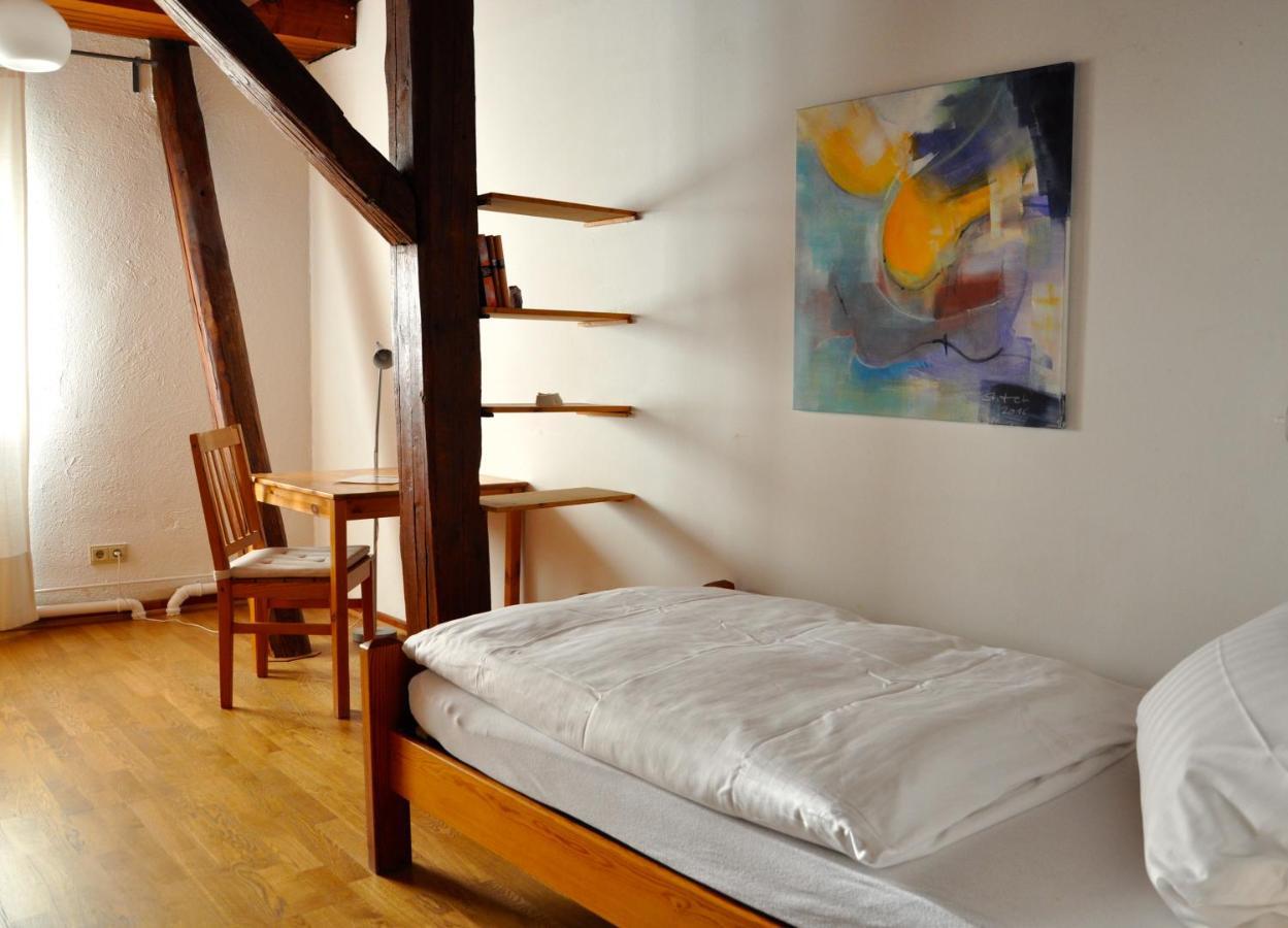 Gastezimmer Am Hof Frankfurt am Main ภายนอก รูปภาพ